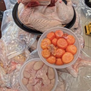 Gà trống đi bộ bẻ cúng tất niên